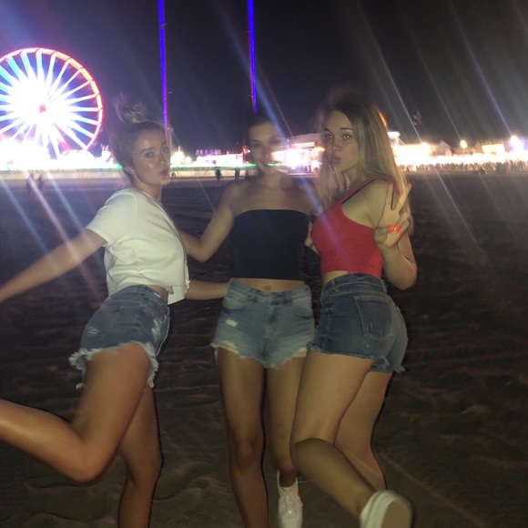 Meet your Posher, Julia - Picture 1 of 1